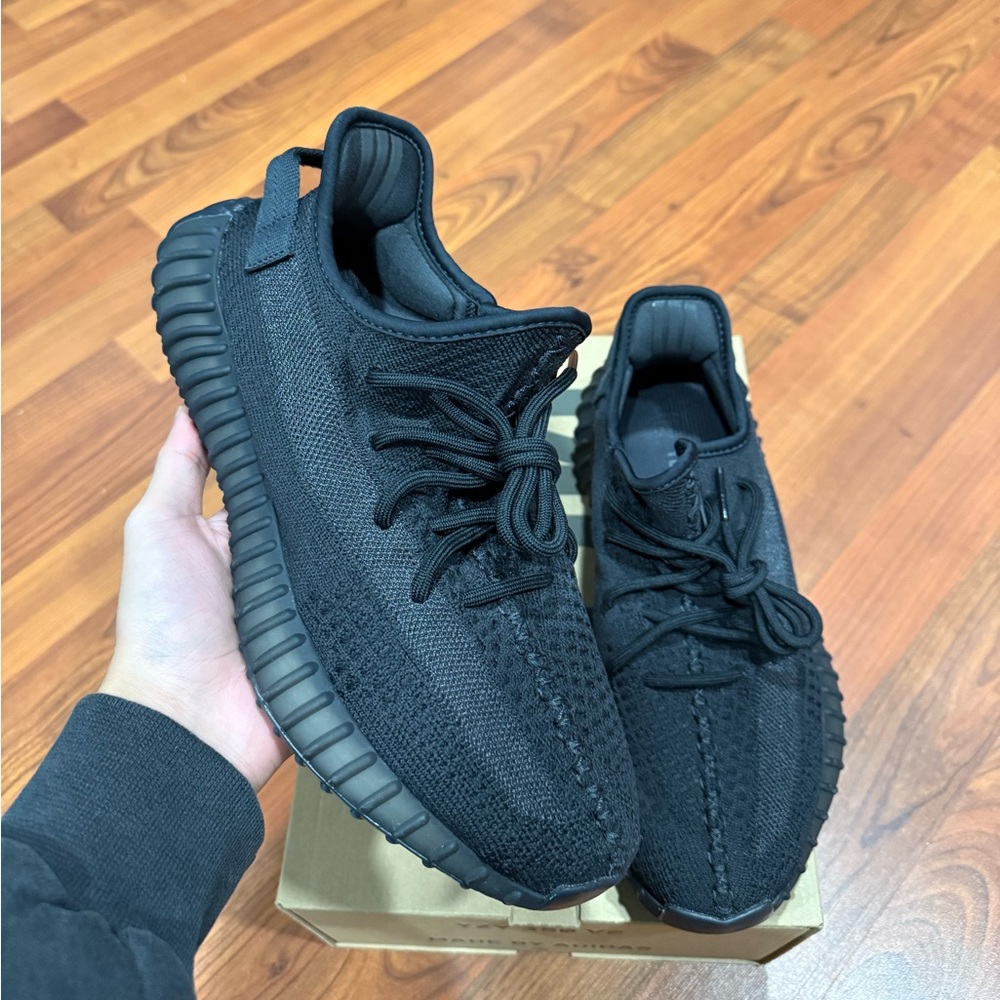 Onyx Yeezy Slide 350